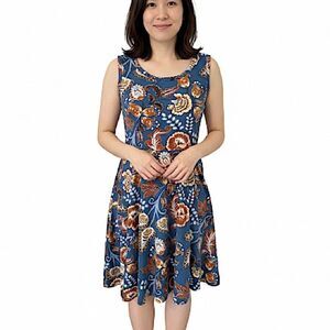 LuLaRoe Nicki Dress in Blue Floral Pattern Size Small